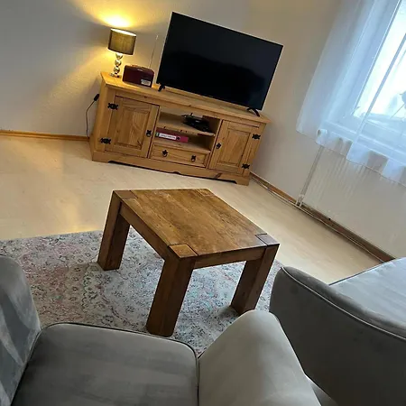 Apartment 5 Loehr *